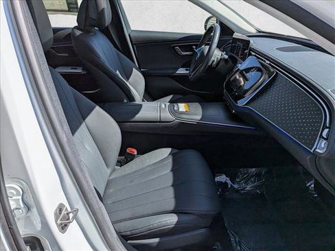 Certified 2025 Mercedes-Benz E 350 4MATIC Sedan image 20
