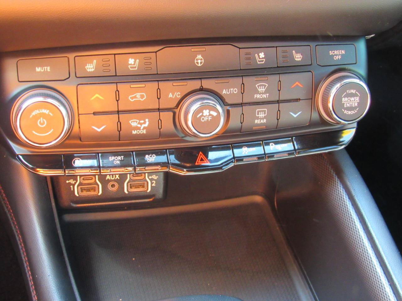 Used 2024 Dodge Durango GT AWD/4WD image 27