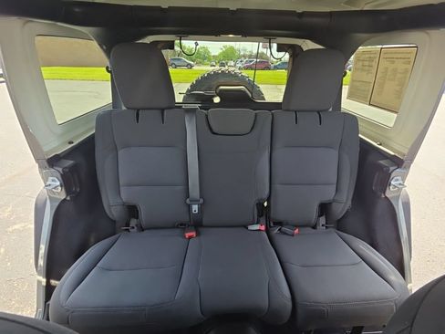 Used 2019 Jeep Wrangler Unlimited Sport S AWD/4WD image 35