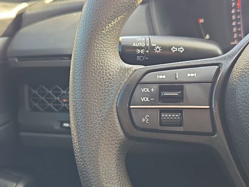 Used 2023 Honda Accord LX image 17