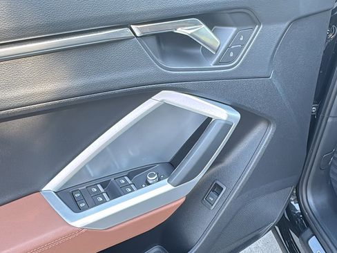 Certified 2025 Audi Q3 2.0T Premium image 13