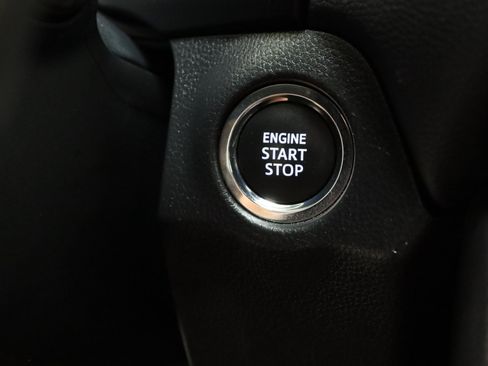 Used 2025 Toyota RAV4 XLE FWD image 18