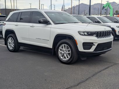 New 2025 Jeep Grand Cherokee Laredo X w/ Trailer Tow Package