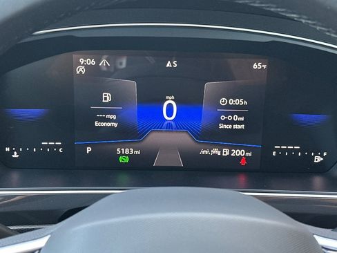 Used 2024 Volkswagen Tiguan SE R-Line image 24