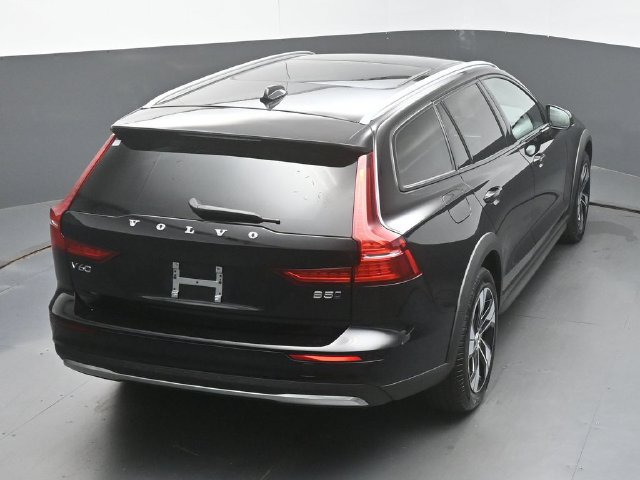 Used 2025 Volvo V60 B5 Cross Country Plus AWD/4WD image 48