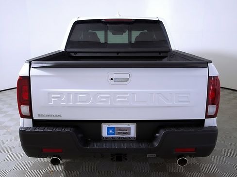 Used 2025 Honda Ridgeline RTL+ image 8