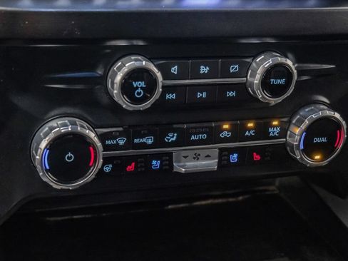 Used 2023 Ford F350 Lariat w/ FX4 Off-Road Package AWD/4WD image 27