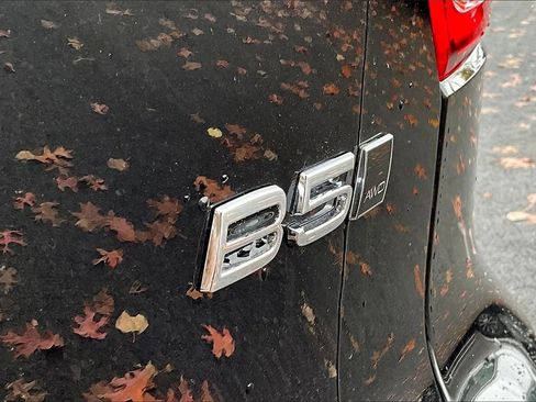 New 2025 Volvo XC40 B5 Ultra w/ Climate Package image 9