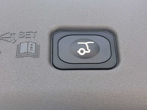 Certified 2024 Lincoln Nautilus Premier AWD/4WD image 14