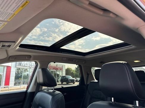 Certified 2022 Nissan Pathfinder Platinum w/ Cargo Package AWD/4WD image 13