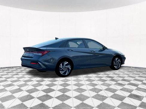 New 2025 Hyundai Elantra SEL image 13