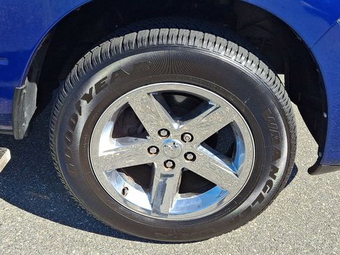 Used 2015 RAM 1500 Express AWD/4WD image 8