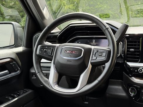 Used 2025 GMC Sierra 1500 Elevation AWD/4WD image 8