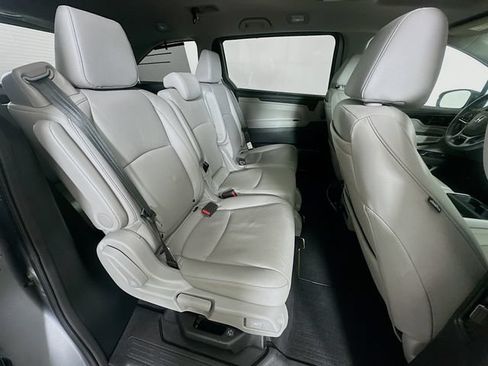 Certified 2023 Honda Odyssey Touring image 9