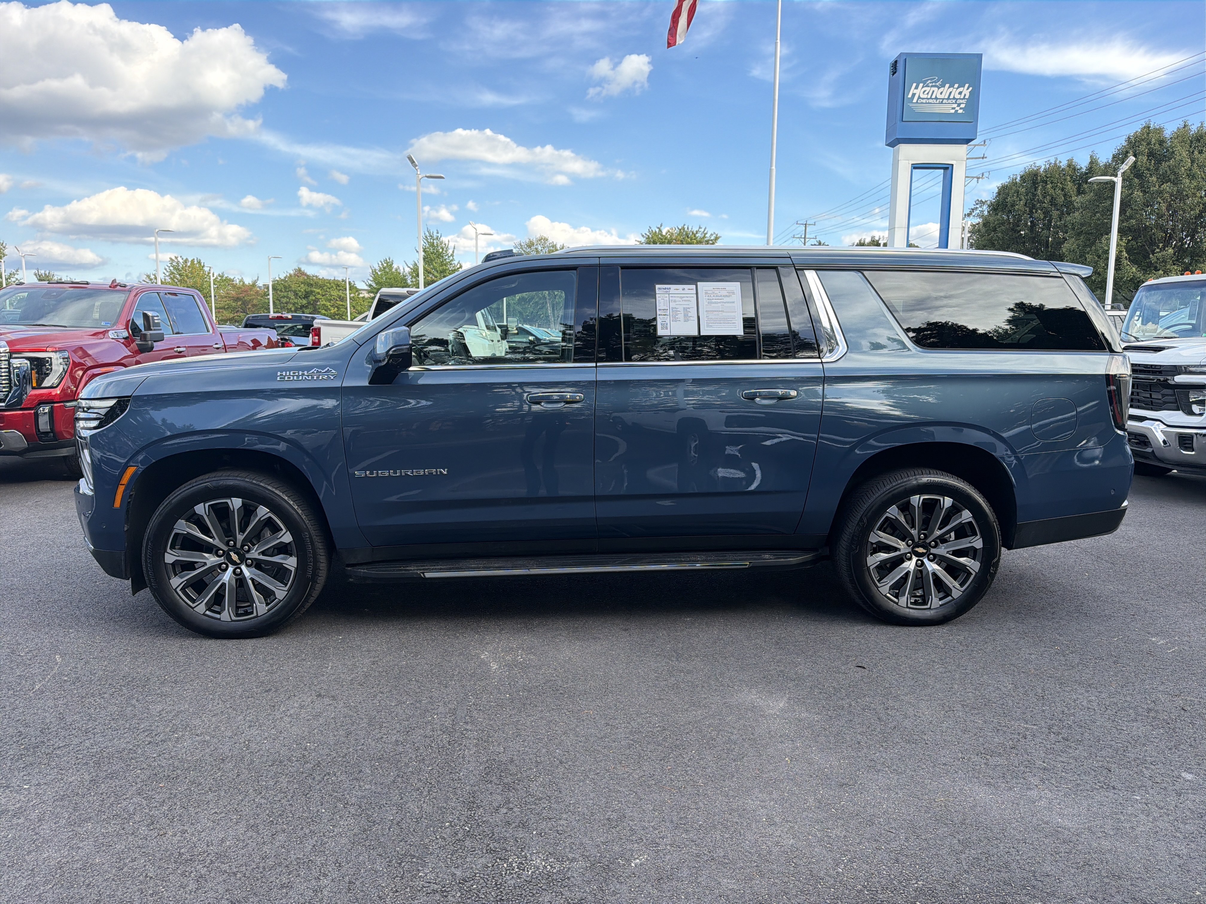 Used 2025 Chevrolet Suburban High Country w/ LPO, Get Active Package AWD/4WD image 7
