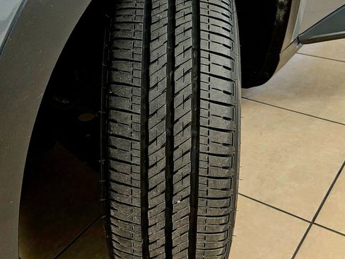 Used 2021 Hyundai Venue SE image 25