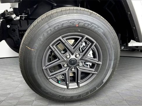 New 2026 Jeep Gladiator Sport image 13