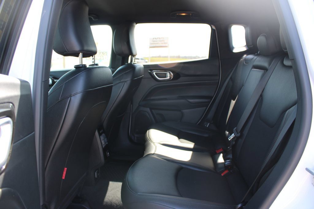 Used 2025 Jeep Compass Trailhawk AWD/4WD image 23