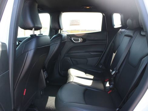 Used 2025 Jeep Compass Trailhawk AWD/4WD image 23