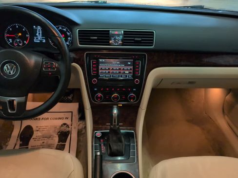 Used 2013 Volkswagen Passat TDI SEL Premium image 16