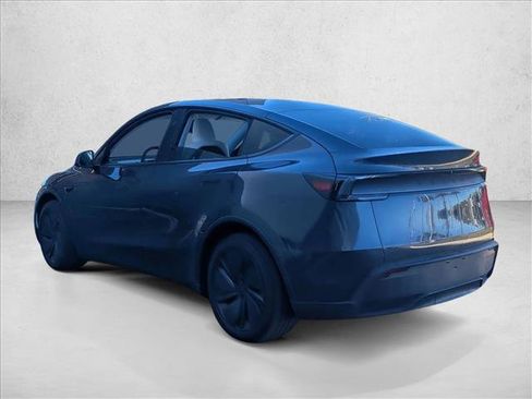 Used 2026 Tesla Model Y 2WD image 5