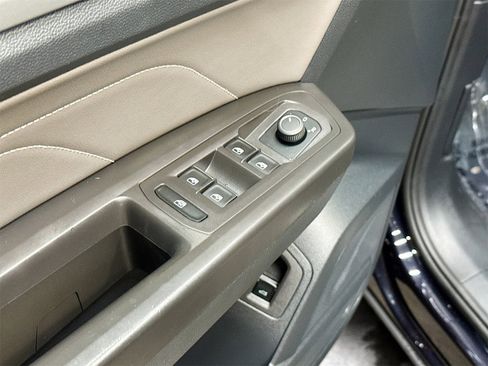 Used 2022 Volkswagen Atlas Cross Sport SEL R-Line image 18