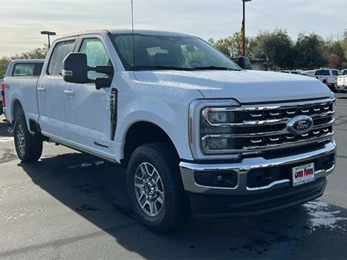 New 2025 Ford F250 Lariat w/ FX4 Off-Road Package image 2