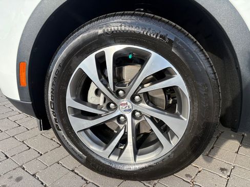 Used 2022 Buick Envision Essence w/ Safety Package image 44