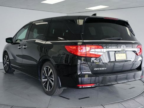 Used 2018 Honda Odyssey Elite image 7