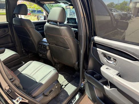 Used 2025 Honda Pilot TrailSport image 28