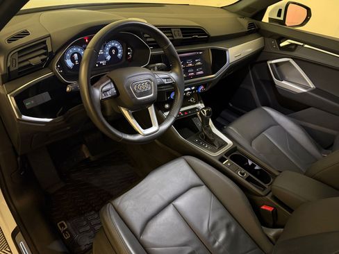 Used 2020 Audi Q3 2.0T Premium w/ Convenience Package AWD/4WD image 4