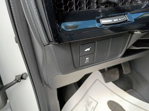 Used 2025 Honda CR-V EX-L image 13