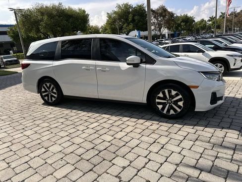 Used 2025 Honda Odyssey EX-L image 15