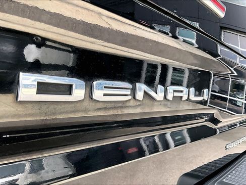 Used 2019 GMC Sierra 1500 Denali w/ Technology Package AWD/4WD image 10