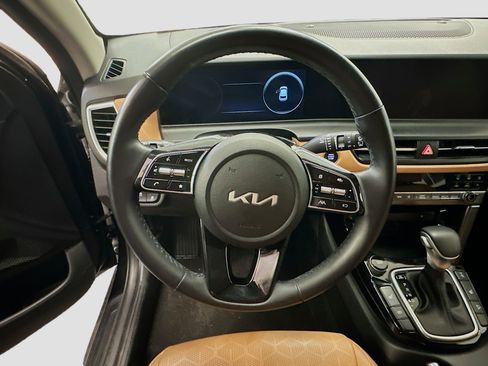 Used 2024 Kia Seltos EX AWD/4WD image 18