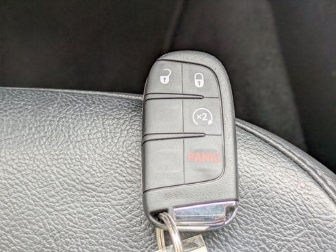 Used 2018 Jeep Compass Limited w/ Navigation Group AWD/4WD image 29