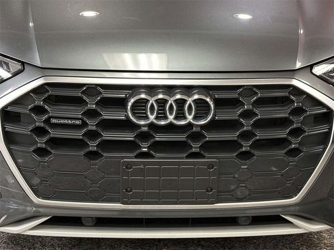 Used 2023 Audi Q5 2.0T Premium w/ Convenience Package image 6