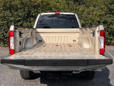 Used 2017 Ford F250 Lariat w/ Lariat Ultimate Package AWD/4WD image 6