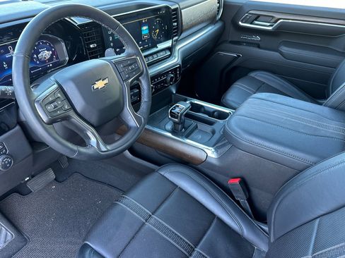 Used 2025 Chevrolet Silverado 1500 High Country w/ Technology Package image 10