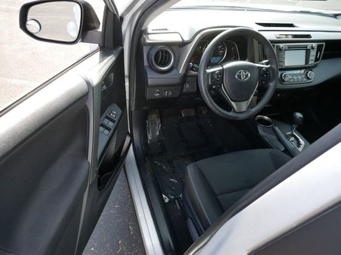 Used 2014 Toyota RAV4 XLE AWD/4WD image 10