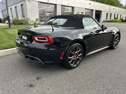 Used 2018 FIAT 124 Spider Abarth w/ Convenience Group RWD image 8