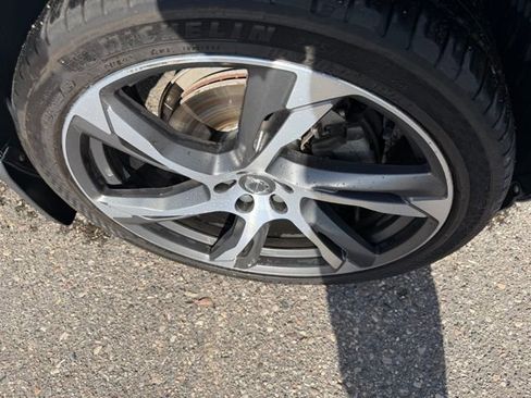 Used 2018 Volvo XC90 T6 Momentum w/ Convenience Package AWD/4WD image 4