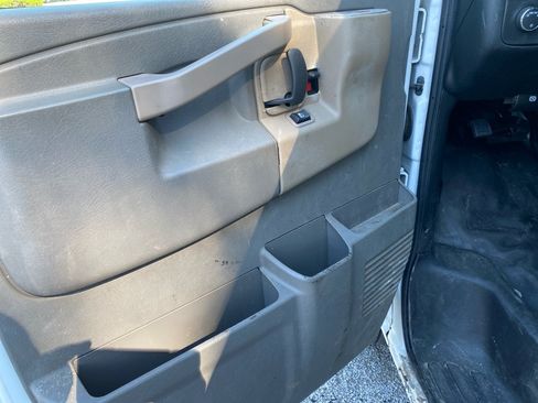 Used 2019 Chevrolet Express 2500 RWD image 14