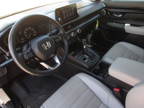 Used 2025 Honda CR-V EX-L image 17