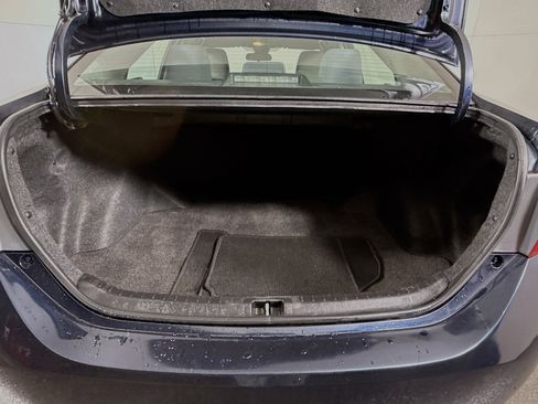 Used 2017 Toyota Corolla LE image 34