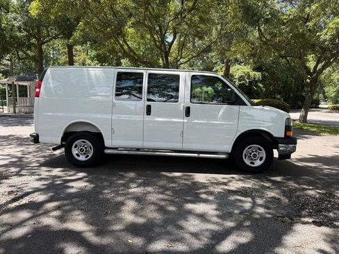 Used 2025 GMC Savana 2500 w/ Driver Convenience Package RWD image 4