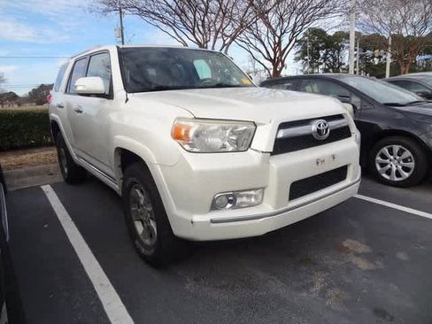 Used 2013 Toyota 4Runner SR5 image 3