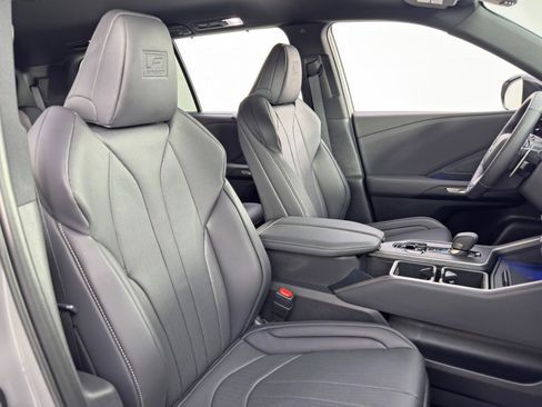 Used 2025 Lexus TX 500h AWD w/ Technology Package image 37