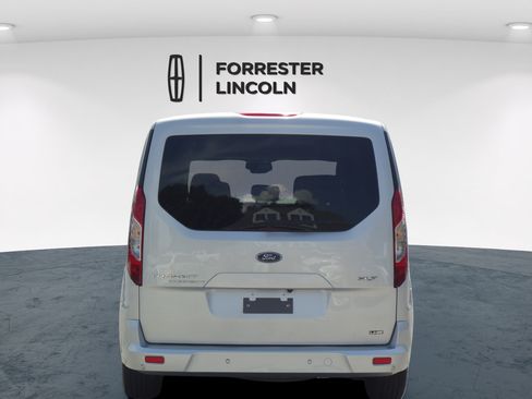 Used 2022 Ford Transit Connect XLT FWD image 4