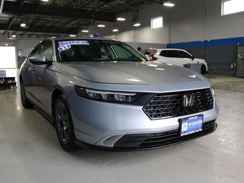Used 2023 Honda Accord EX image 4